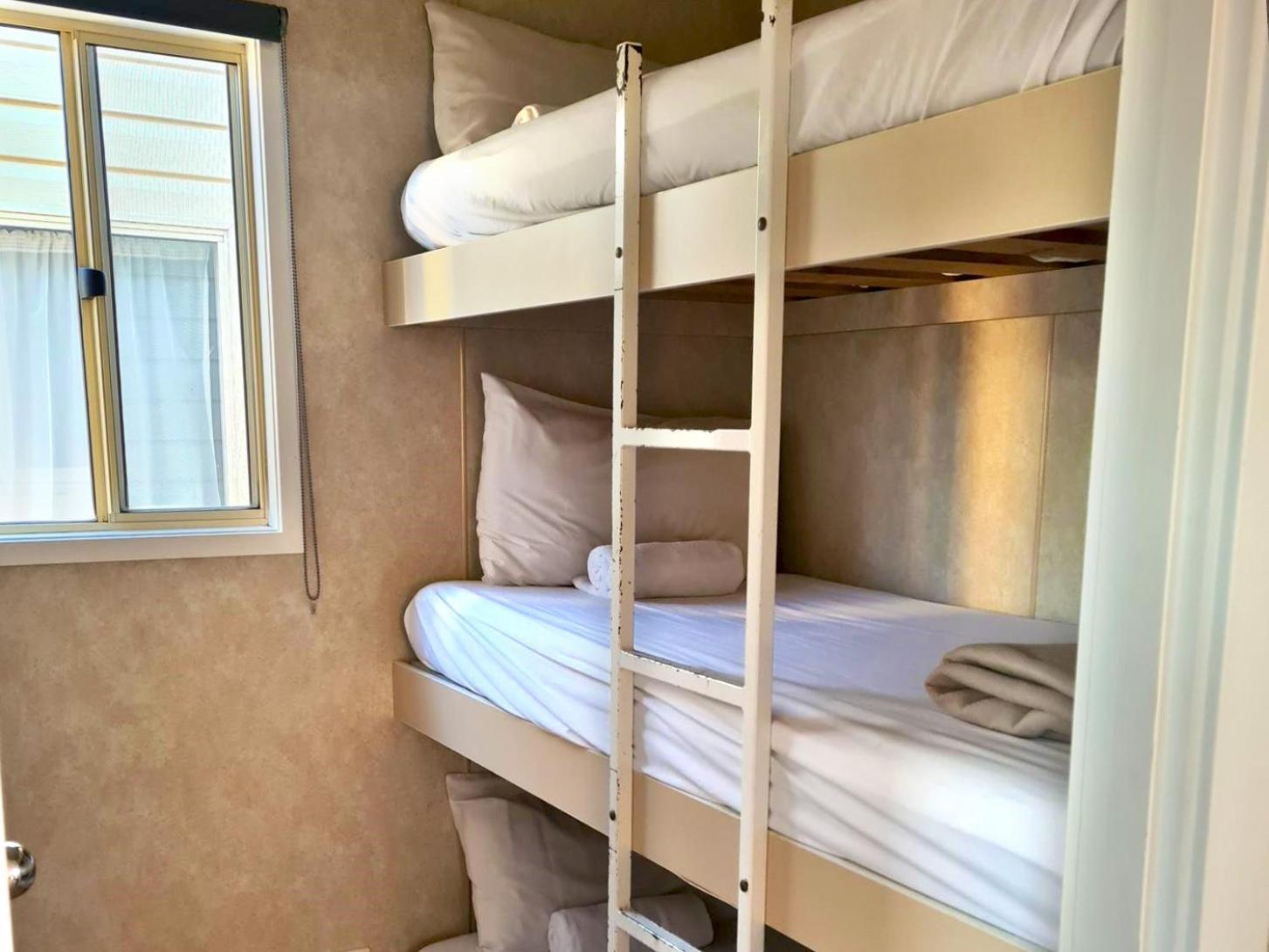 Crestview Tourist Park Hotel Queanbeyan Eksteriør billede