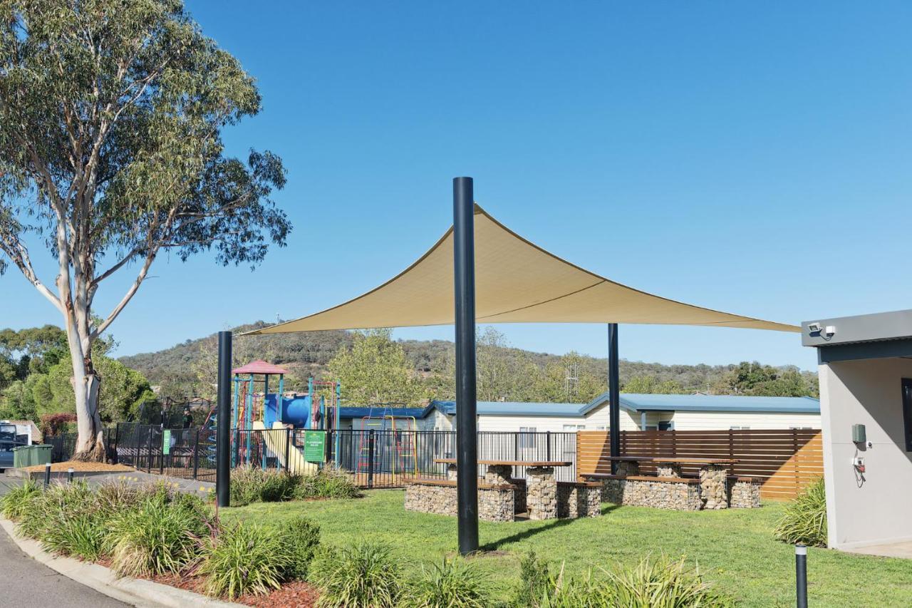 Crestview Tourist Park Hotel Queanbeyan Eksteriør billede